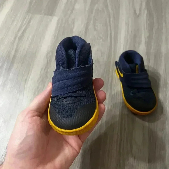 Nike Kyrie 2 Cavs Size 5C Color Blue and Yellow - Picture 2 of 6